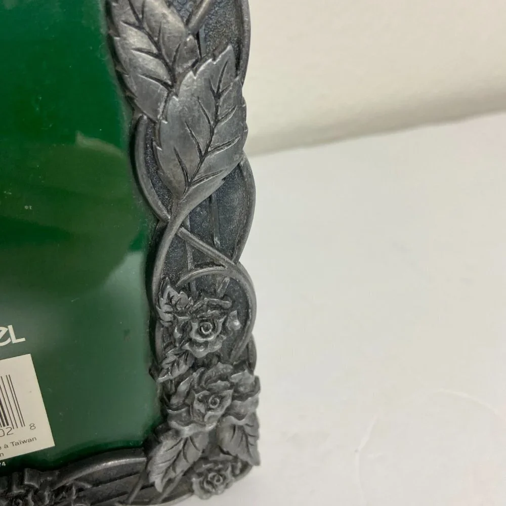 Vintage Picture Frame Metal Roses Made in Taiwan